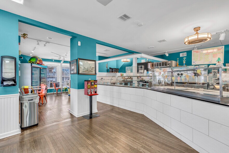 More Photos Of 59 N Main St, Manahawkin Freestanding For Sale