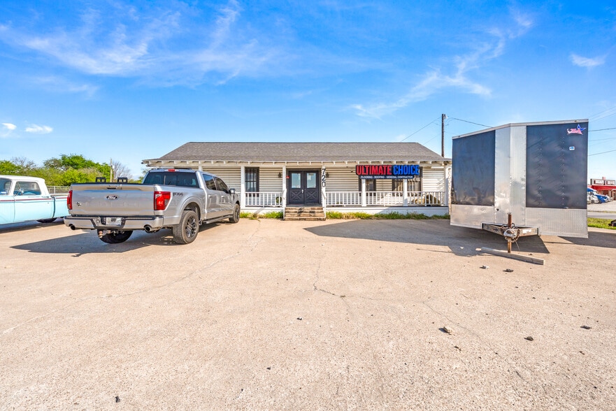 More Photos Of 720 E Lamar St, Royse City Freestanding For Sale