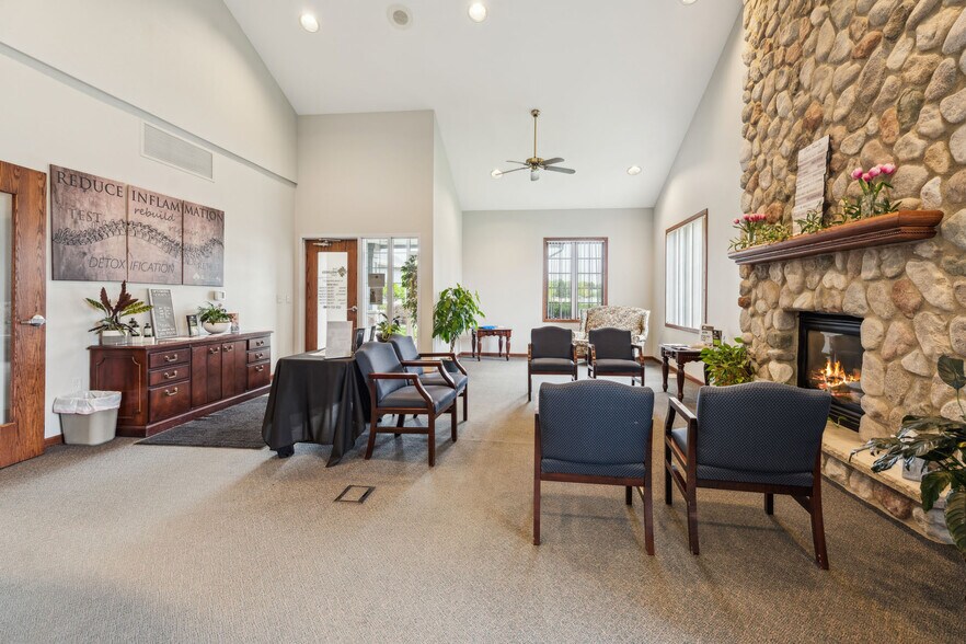 More Photos Of 952 S Park Ave, Fond Du Lac Medical For Sale