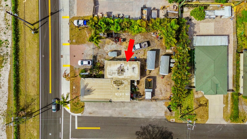 More Photos Of 3085 2nd Ave N, Palm Springs Freestanding For Sale