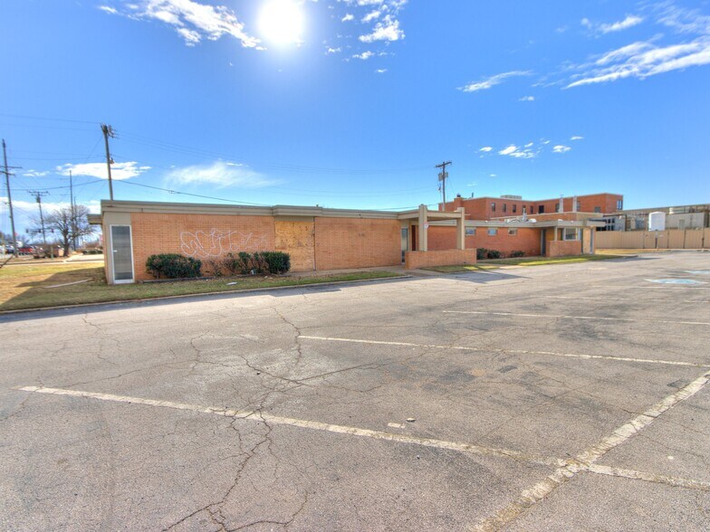 More Photos Of 5835 S Pennsylvania Ave, Oklahoma City Medical For Sale