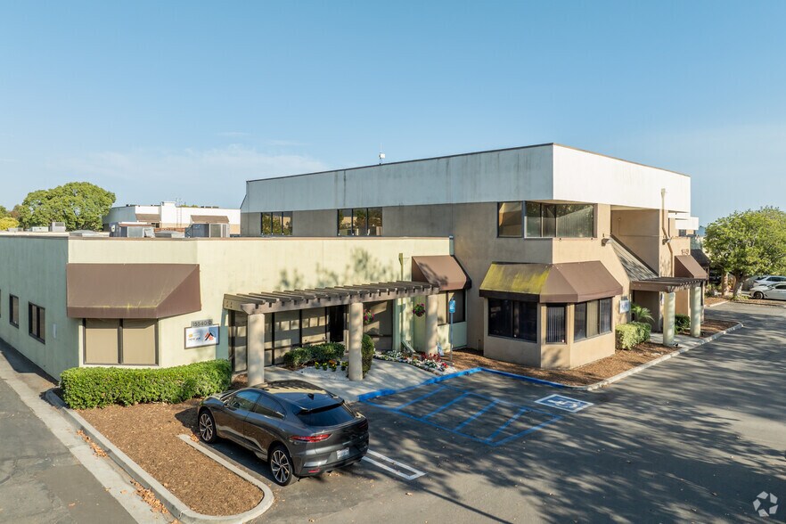 Primary Photo Of 15540 Rockfield Blvd, Irvine Research And Development For Lease
