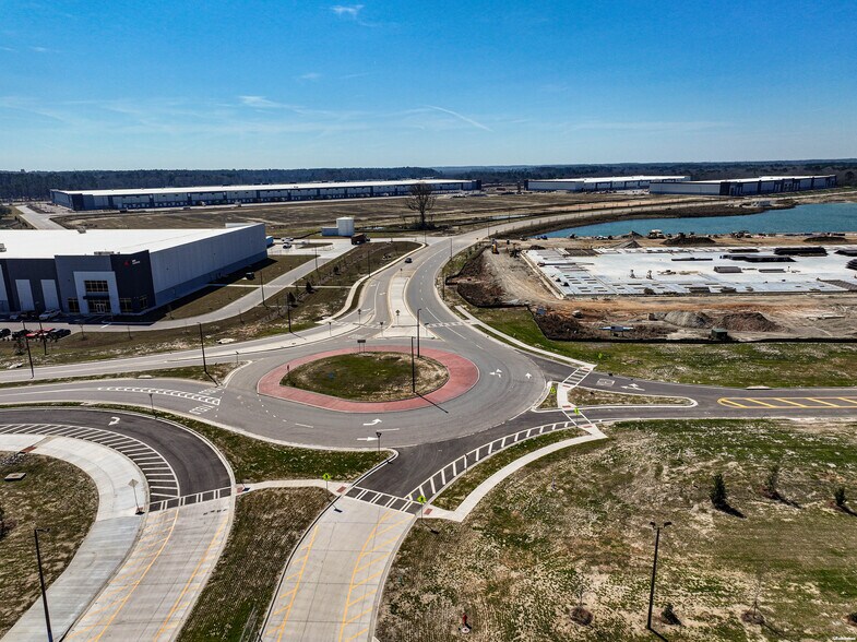 More Photos Of Warehouse Dr, Savannah Unknown For Lease