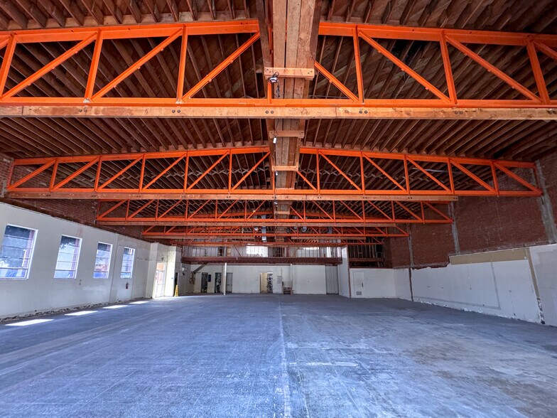 More Photos Of 9447-9453 Culver Blvd, Culver City Bank For Lease