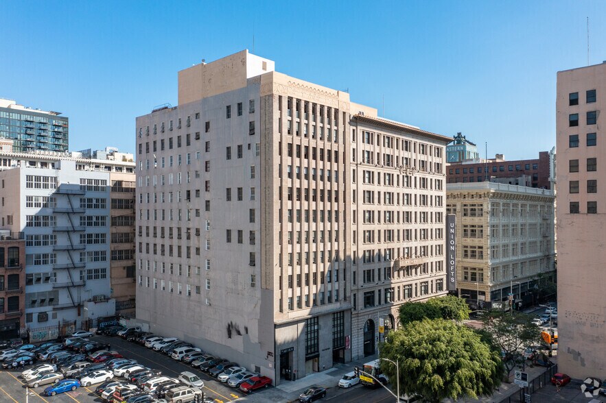 More Photos Of 742-748 S Hill St, Los Angeles Loft Creative Space For Lease