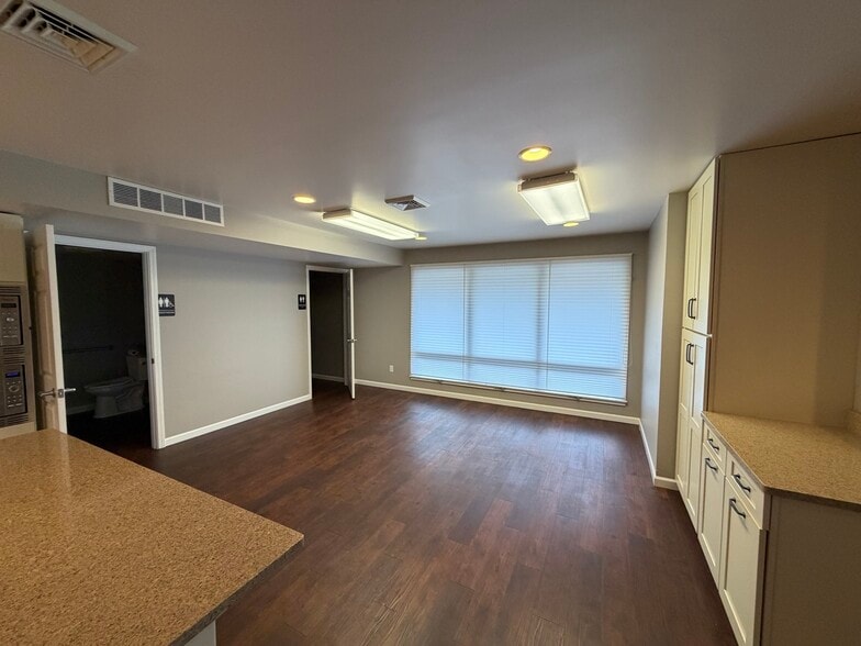 More Photos Of 4211 E Third St, Bloomington Office For Lease