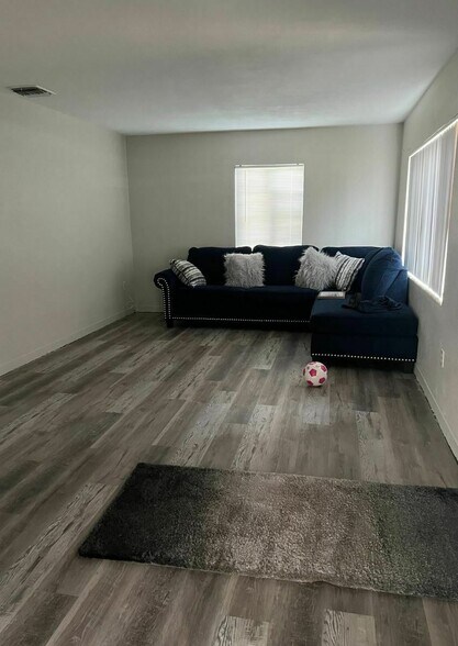 More Photos Of 2619 45th Ave W, Bradenton Apartments For Sale