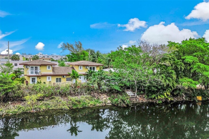 More Photos Of 12085 W Dixie Hwy, North Miami Multifamily For Sale