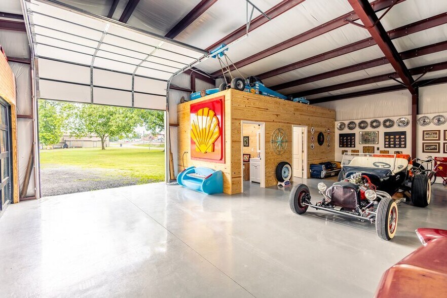 More Photos Of 2418 US-31, Falkville Warehouse For Sale