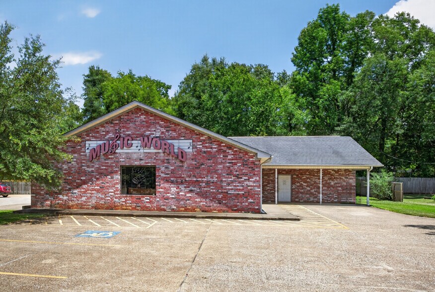 More Photos Of 1319 S John Redditt Dr, Lufkin Office For Sale