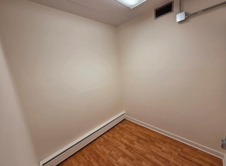 More Photos Of 4900 S Archer Ave, Chicago Office For Sale