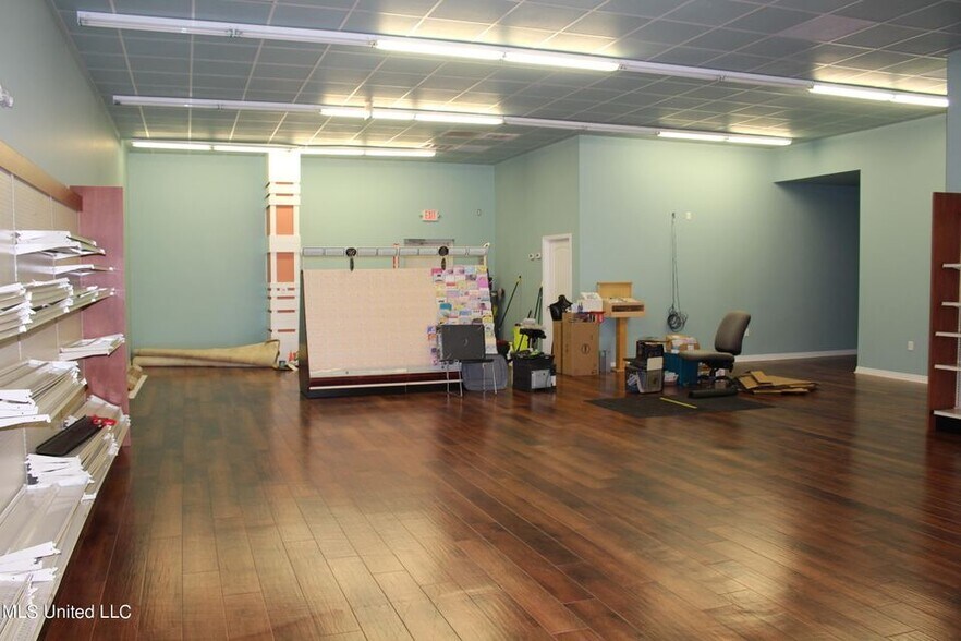 More Photos Of 4405 E Aloha Dr, Diamondhead Storefront Retail Office For Lease