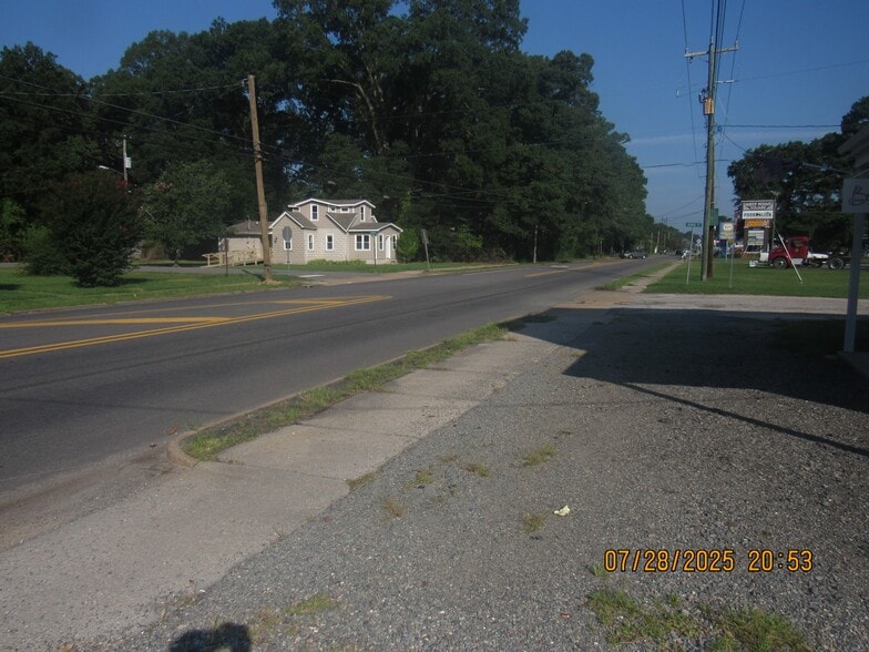 More Photos Of 2850 King William Ave, West Point Storefront Retail Office For Sale