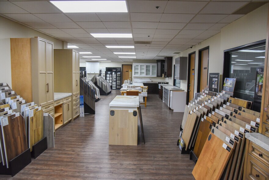 More Photos Of 1940-1964 W Corporate Way, Anaheim Warehouse For Lease