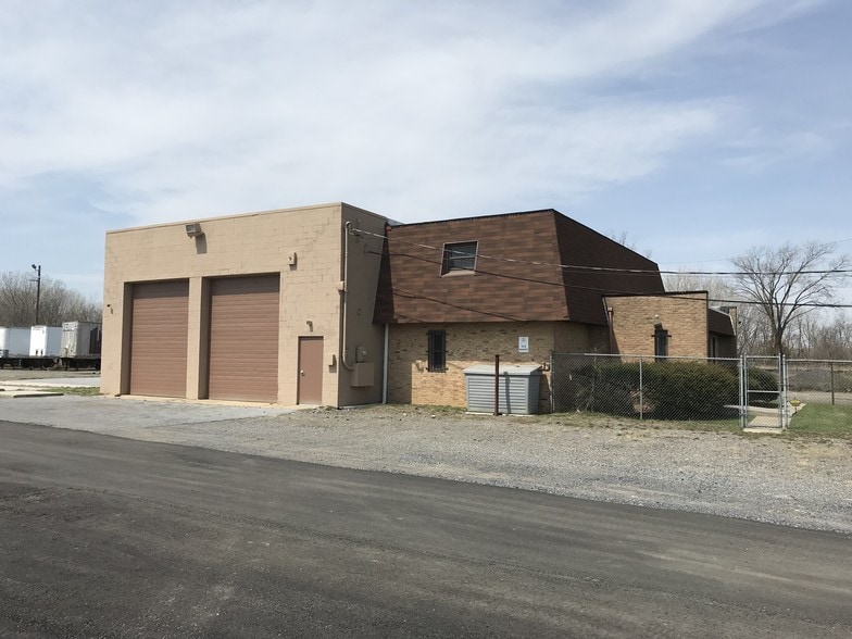 More Photos Of 405 37th St, Pennsauken Warehouse For Lease