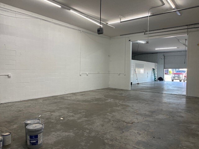 More Photos Of 1030 SE 12th Ct, Cape Coral Warehouse For Sale