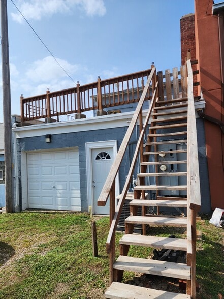 More Photos Of 2104 Main St, Emmetsburg Office Residential For Sale