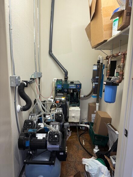 More Photos Of 1214 E Venice Ave, Venice Unknown For Lease