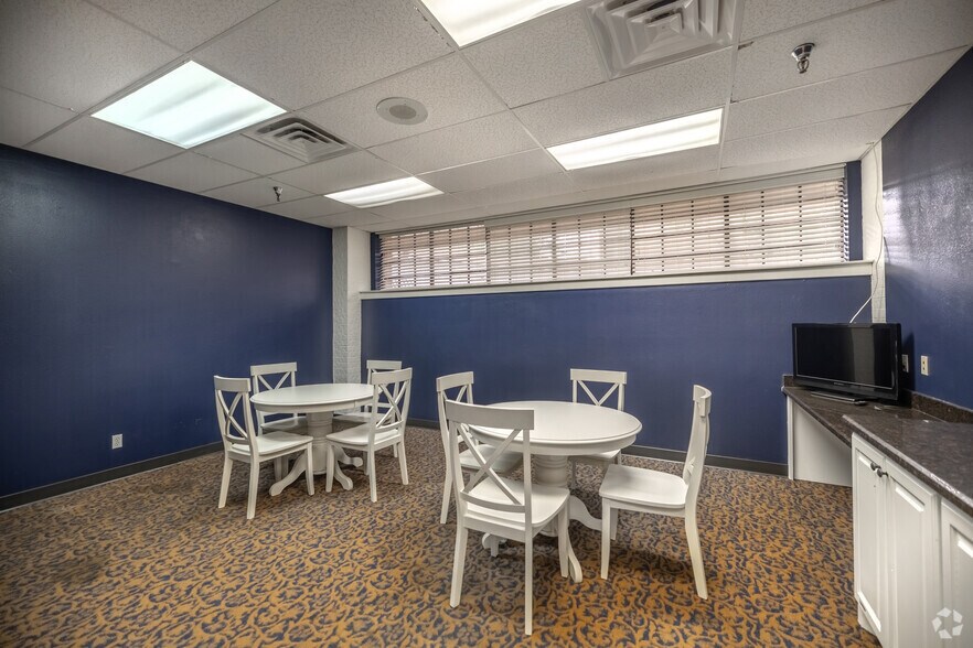More Photos Of 2410 Memorial Dr, Bryan Apartments For Sale