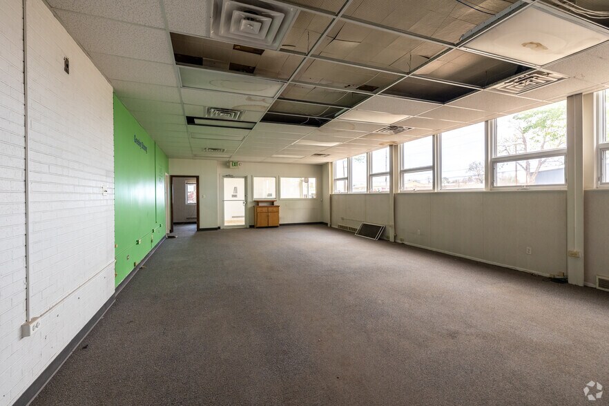 More Photos Of 450 25th St, Greeley Manufacturing For Sale