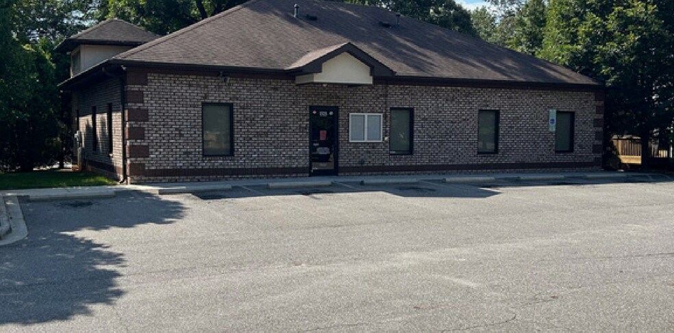 More Photos Of 1525 Davie Ave, Statesville Medical For Sale