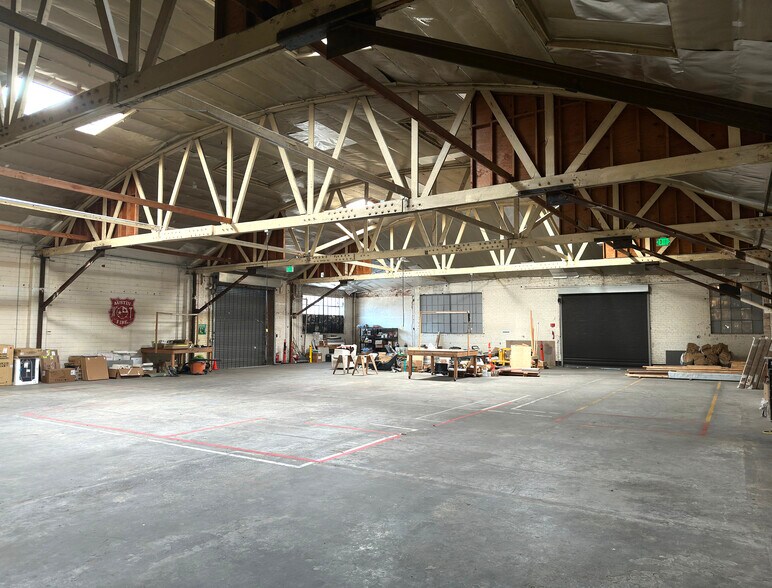 More Photos Of 725 Mateo St, Los Angeles Warehouse For Lease