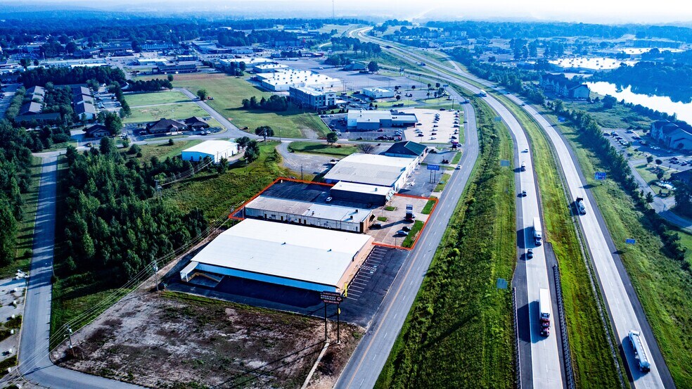 More Photos Of 403 S Poplar St, Searcy Storefront Retail Office For Lease