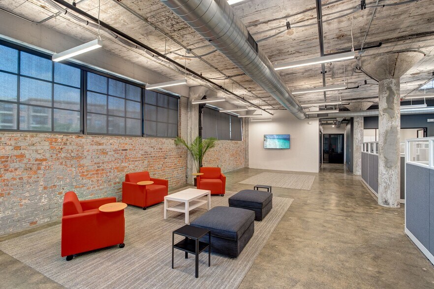 More Photos Of 2301 Commerce St, Houston Loft Creative Space For Lease