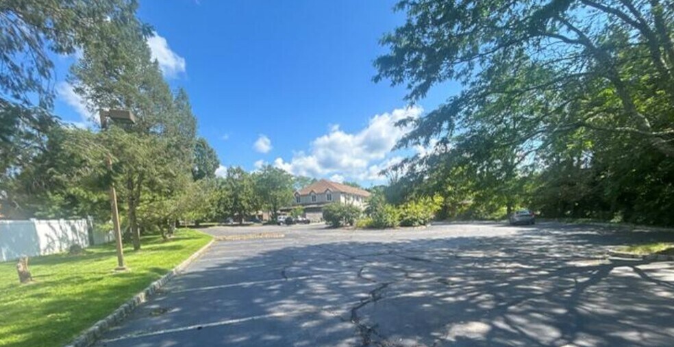 More Photos Of 353 Georges Rd, Dayton Freestanding For Sale