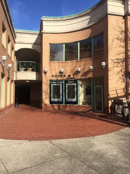 More Photos Of 6830 Old Dominion Dr, McLean General Retail For Lease