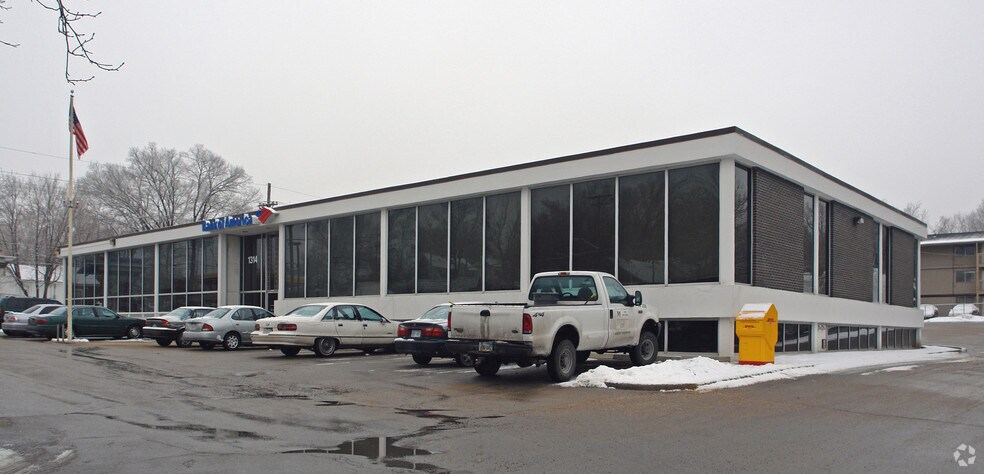 More Photos Of 1314 N 38th St, Kansas City Office For Lease