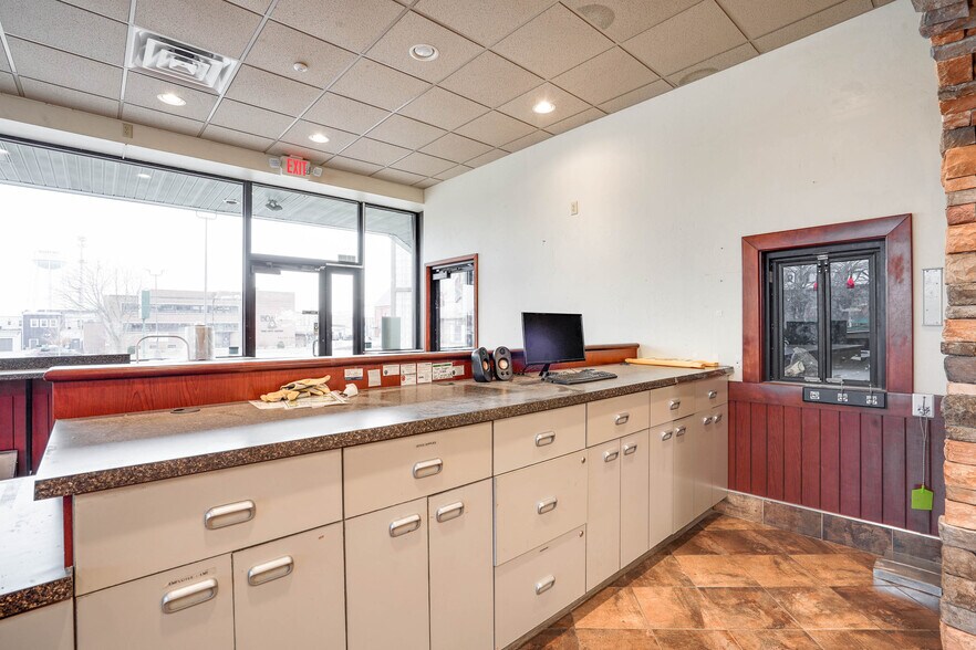 More Photos Of 112 W Maple Ave, Beaver Dam Freestanding For Lease