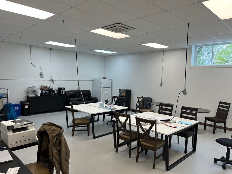 More Photos Of 900 Josephine Ct, Loveland Distribution For Lease