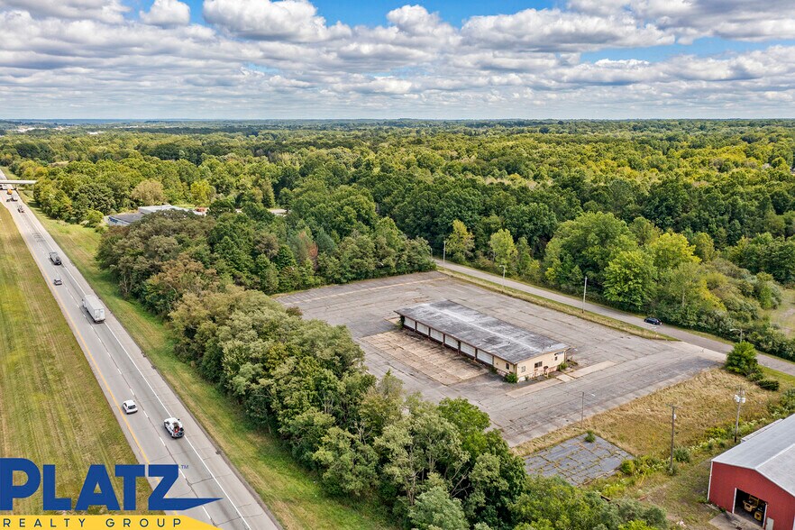 More Photos Of 3020 Gale Ave, Hubbard Truck Terminal For Lease