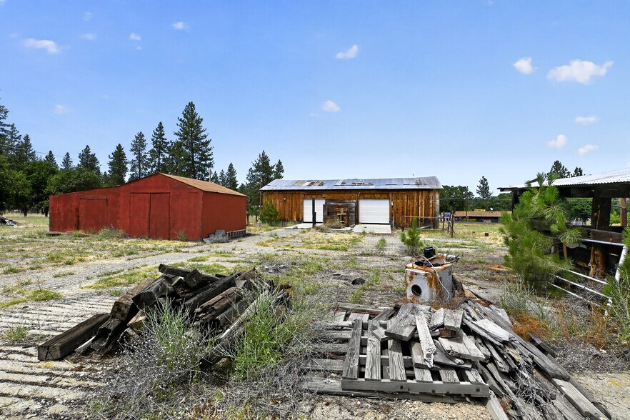 More Photos Of 5331 Easy St, Yreka General Retail For Sale