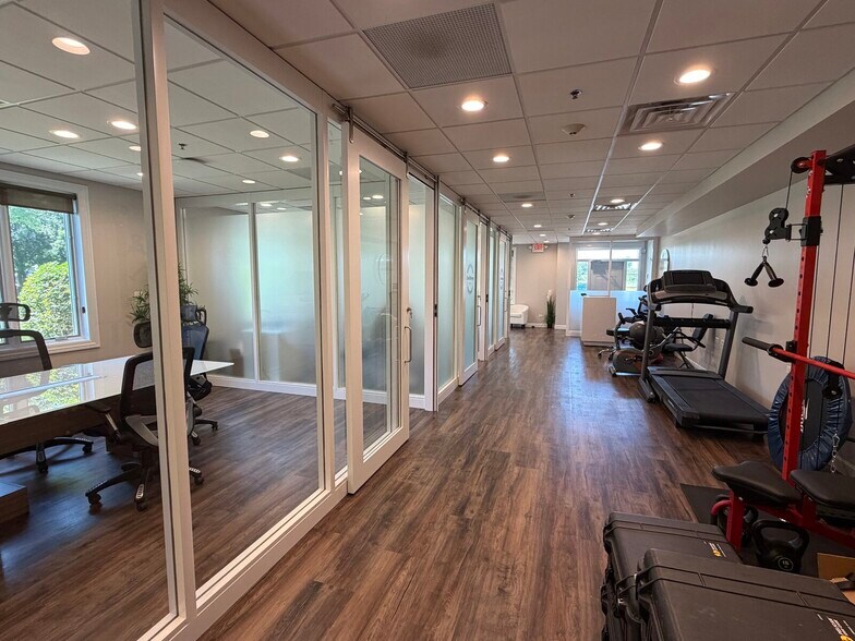 More Photos Of 15915 S Crystal Creek Dr, Homer Glen Office Residential For Sale