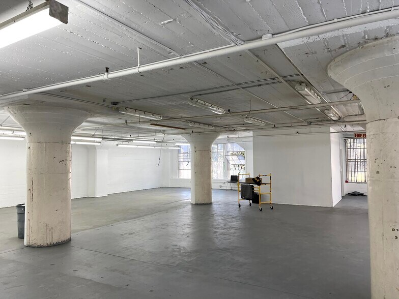 More Photos Of 1114 S Los Angeles St, Los Angeles Warehouse For Sale