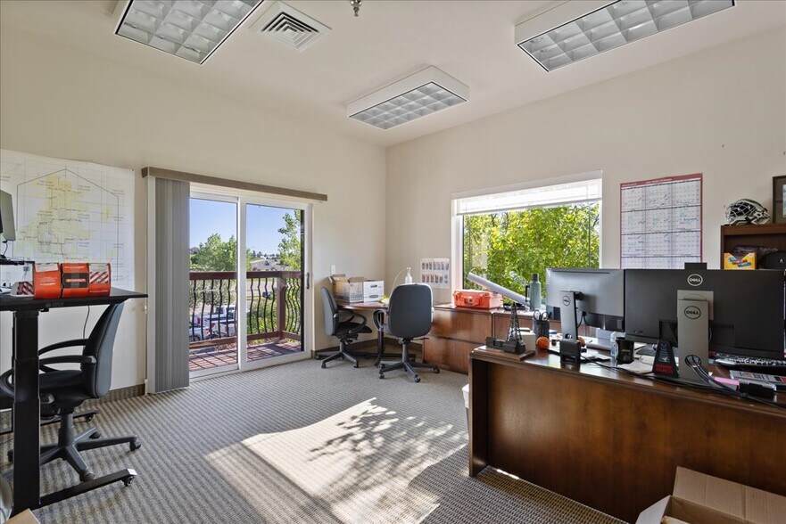 More Photos Of 1103 Old Town Ln, Cheyenne Office For Sale