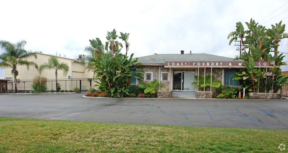 More Photos Of 2707 N Garey Ave, Pomona Warehouse For Lease