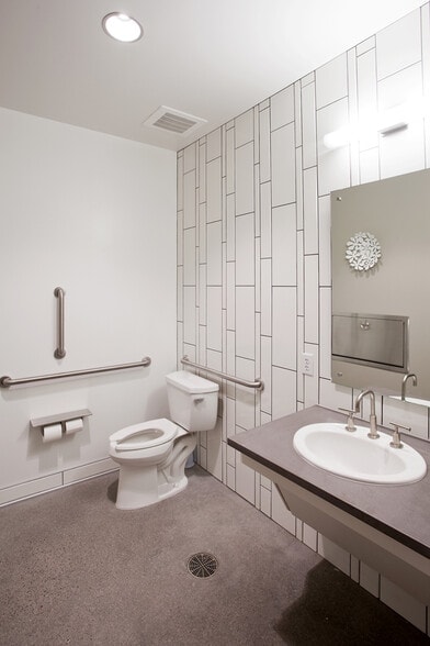 More Photos Of 2950 Havana St, Denver Medical For Sale