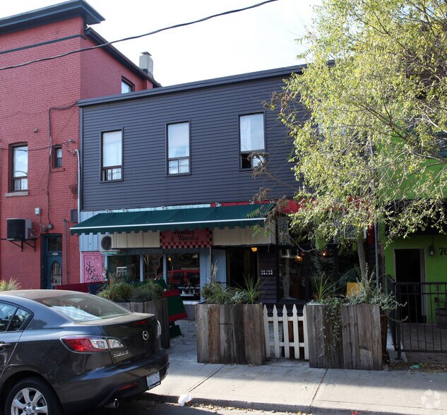 More Photos Of 74 Lippincott St, Toronto Storefront Retail Residential For Lease