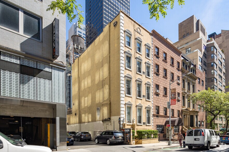 More Photos Of 25 E 38th St, New York Apartments For Sale