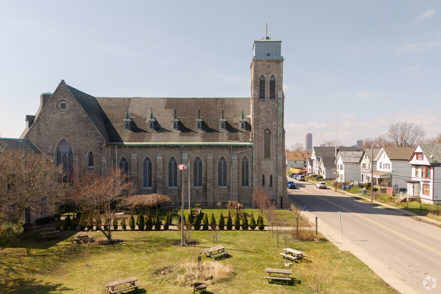More Photos Of 193 Elk St, Buffalo Religious Facility For Sale
