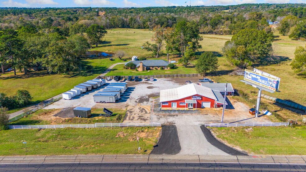 More Photos Of 17490 US Highway 69 S, Tyler Showroom For Sale