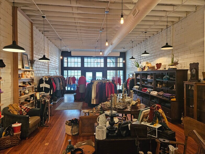 More Photos Of 2540 Lincoln Way, Ames Storefront Retail Office For Lease