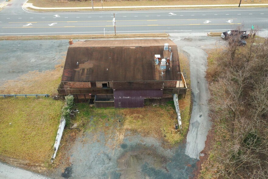 More Photos Of 11735 Hg Trueman Rd, Lusby Freestanding For Sale