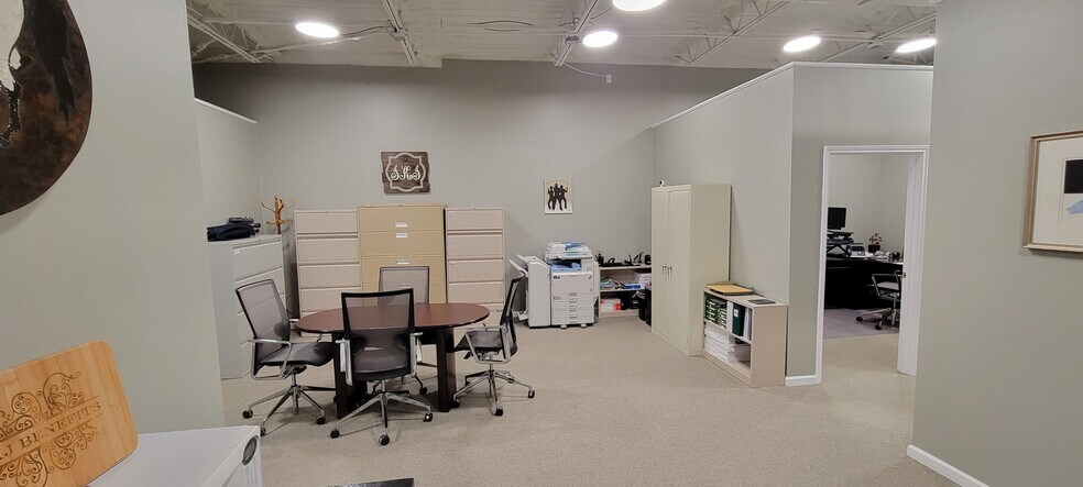 More Photos Of 202 Santa Fe Dr, Weatherford Storefront For Lease