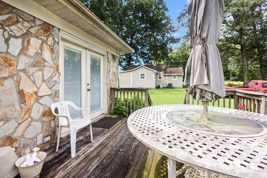 More Photos Of 950 Totten Rd, Gibsonville Freestanding For Sale