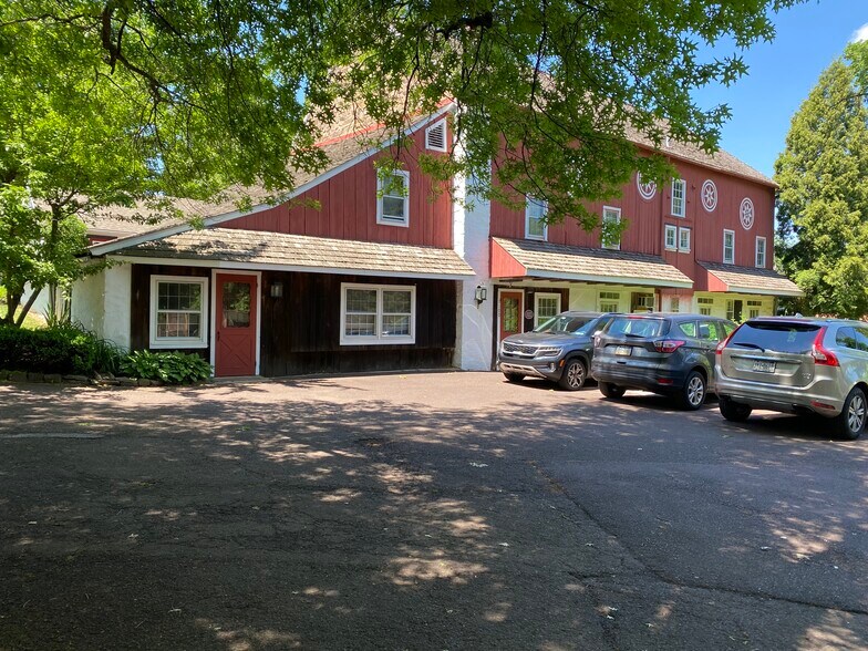 More Photos Of 1100-1140 Sumneytown Pike, Lansdale Office For Lease