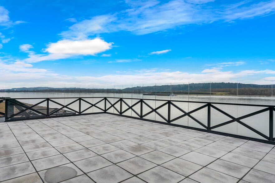 More Photos Of 254 Hendrickson Dr, Kalama Restaurant For Lease